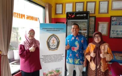 Pendampingan Pengembangan Produk Lumpia Udang di UD Putri Laut Semarang